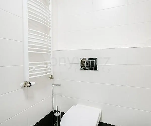 Apartman Letnany 168 S Parkovanim V Garazi Zdarma *